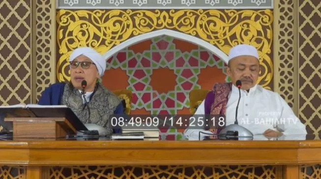 Heboh Batik Kemenag, Apakah Orang Nasrani Rela Pakai Baju Gambar Masjid ke Gereja?