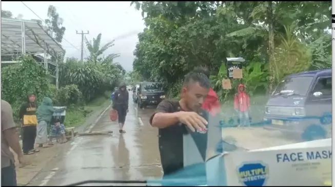 Pelanggaran Hukum Yang Dinormalisasikan, Bantu Tambahin, Gan Ganwati.