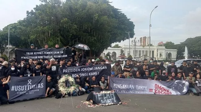 16 Tahun Aksi Kamisan: Bongkar Senandung Kebohongan Jokowi