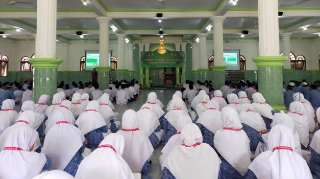 Cegah Tindak Kekerasan di Kalangan Santri, Kejari Solo Gelar Sosialisasi di Ponpes