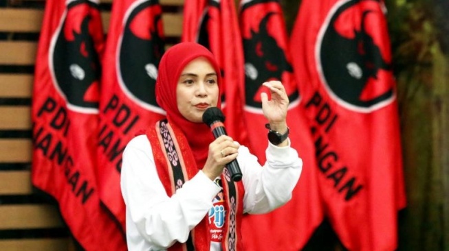 Respons PDIP Usai Istri Ganjar Puncaki Hasil Survei Calon Wakil Gubernur Jateng