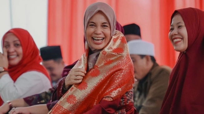 Pantas Puncaki Elektabiltas Cawagub, Prestasi Siti Atikoh di Jateng Enggak Kaleng2