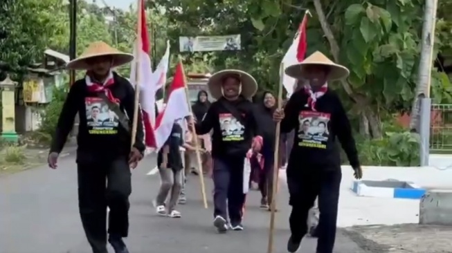 Idolanya Menang Pilpres, 3 Warga Gunungkidul Jalan Kaki ke Jakarta Demi Temui Prabowo