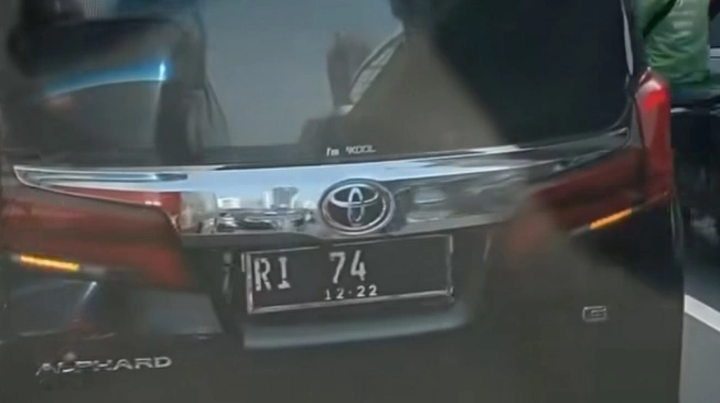 Mobil Alphard Pelat RI 74 Kadaluwarsa, Netizen: Giliran Masyrakat Wajib Bayar Pajak
