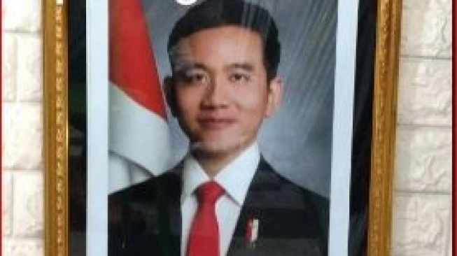 viral-gelar-kph-wapres-gibran-sebagai-keterangan-foto-setara-bangsawan
