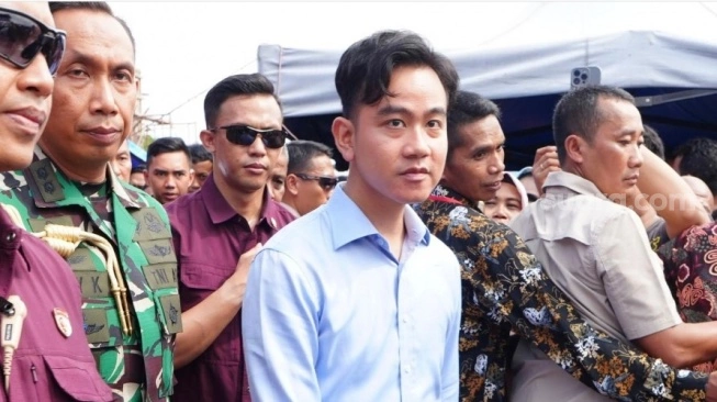 Gibran Ditantang Temui Mahasiswa : Jangan Ketemu sama Anak SD Mulu