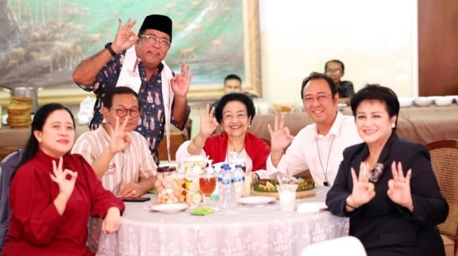 Jokowi Dinilai Ingin Tunjukkan ke Publik PDIP Selama Ini Cuma Didikte Megawati