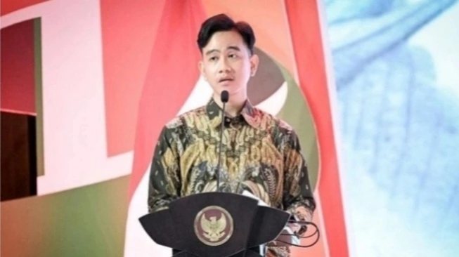 Pagar Laut Tangerang Bikin Prabowo Repot, Rocky Gerung: Harusnya Gibran yang Urus!