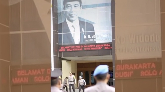 Polresta Solo Masih Pajang Foto Jokowi Presiden Indonesia, Netizen Murka