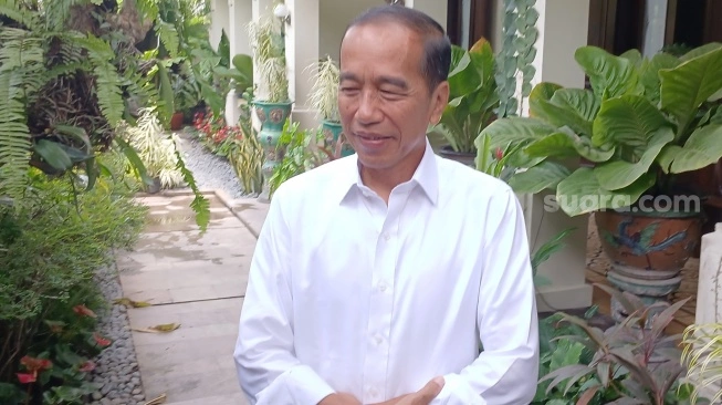 Pengunjung di Rumah Jokowi Diduga Settingan, Warganet: Ada Bus Dikoordinir