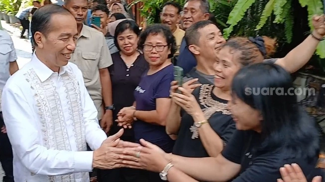 Warga Padati Rumah Jokowi: Antrean Mengular dan Ditemui Langsung Mantan Presiden