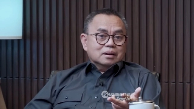 Sudirman Said : Gambar Wapres di Sekolah-Kantor Itu Simbol Nepotisme!