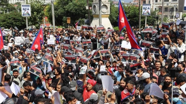 Gen-Z Nepal Terinspirasi Indonesia, Demo Bakar DPR, Perdana Menteri Langsung Mundur