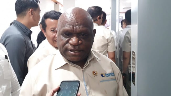 Masuk Daftar Menteri Berkinerja Buruk, Pigai Sebut Lembaga Survei Tak Kredibel