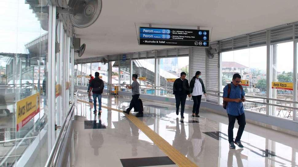 sarana-transportasi-jadi-yang-utama-pemprov-dki-perbaiki-stasiun-kereta-hingga-jpo