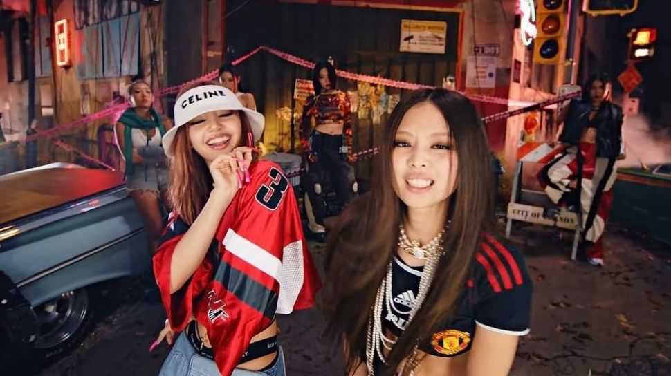 aku-fans-mancester-united