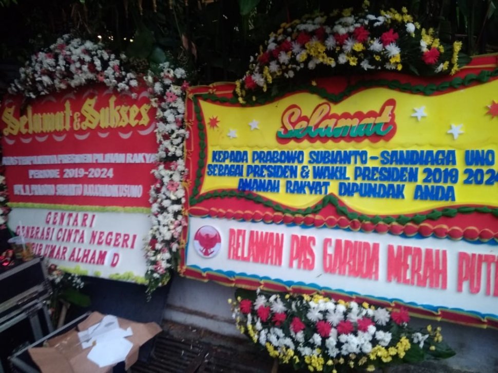 9 Karangan Bunga di Pesta Kemenangan Prabowo, Tak Ada dari Elite Parpol