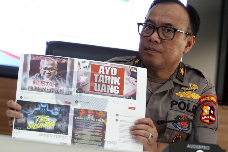 Sebar Hoaks soal MK, Simpatisan FPI Admin YouTube Muslim Cyber Army Dibekuk