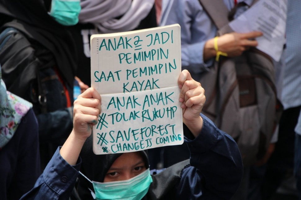 Ini Dia Aksi Para Sista Dalam Gejayan Memanggil