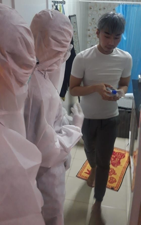 Roy Kiyoshi Diamankan Polisi Berpakaian APD