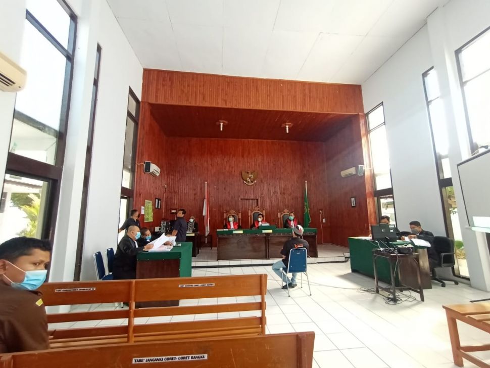 Terpenjara karena Berita, Apa Artinya Merdeka Kalau Masih Ada UU ITE?