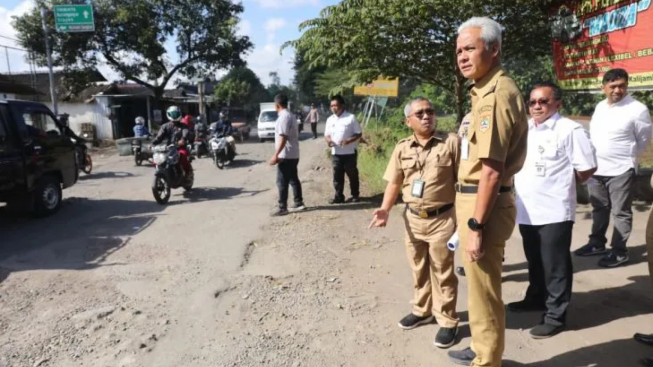 Di Bawah Ganjar, Jalan Rusak Provinsi Jawa Tengah Hampir 200 KM, Jokowi Mau Bantu?
