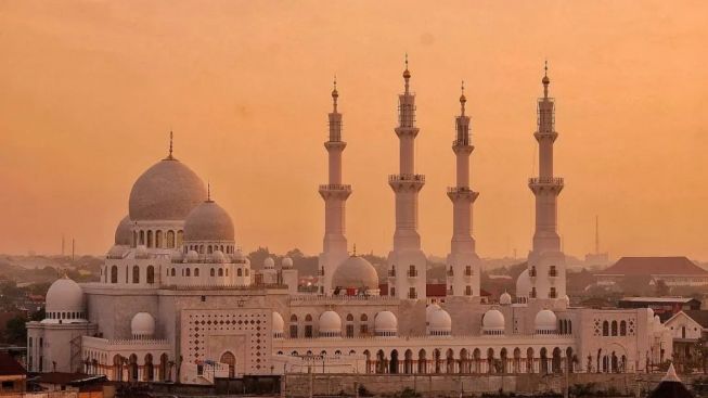 Pemkot Surakarta Dipusingkan dengan Biaya Perawatan Masjid Sheikh Zayed