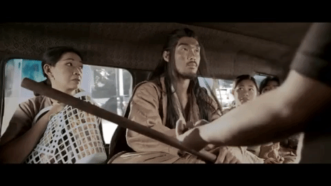 5-hal-ini-buat-kamu-gak-tenang-berada-di-transportasi-umum-no-3-yang-bikin-kesal