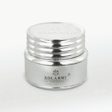 kebiasaan-simpan-make-up-di-kulkas-ada-manfaatnya