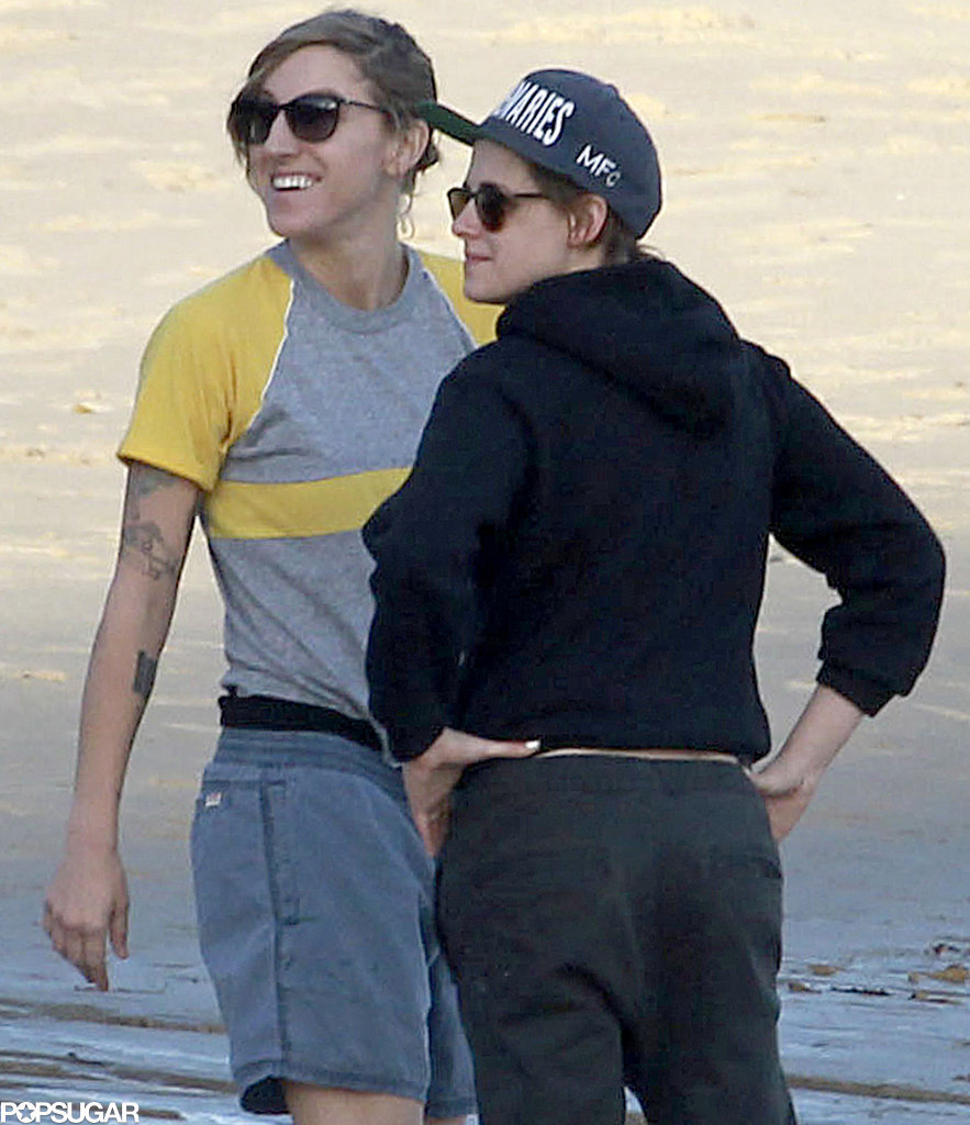 &#91;Netralisir SARA&#93;Kristen Stewart and Alicia Cargile Squeeze In Quality Time at the Be
