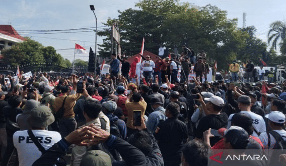 Demo Desak Bupati Pati Mundur Ricuh, Pemerintah Pusat Diminta Turun Tangan
