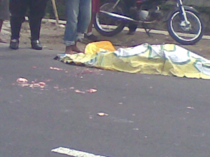 sedih-gan-yuli-dimakamkan-dengan-helm-menempel-di-kepala