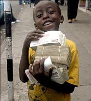 Gilaaaa gan,Pemerintah Zimbabwe cuma punya Simpana 2 Juta Rupiah!!!