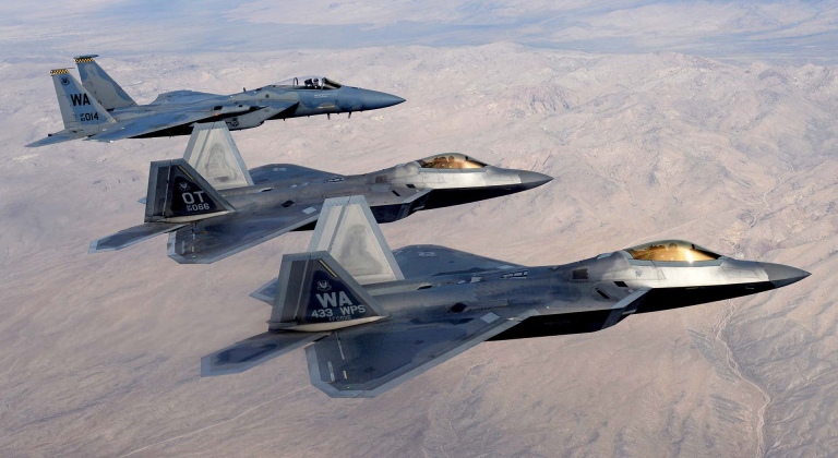 Main-Main Ke Lepas Pantai China, 2 F-22 Dicegat Dan Diusir J-16