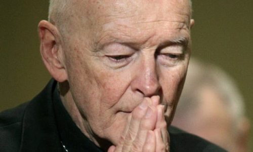 Terbukti Lakukan Pelecehan Seksual Anak Lelaki , Paus Pecat Pastor Senior Amerika