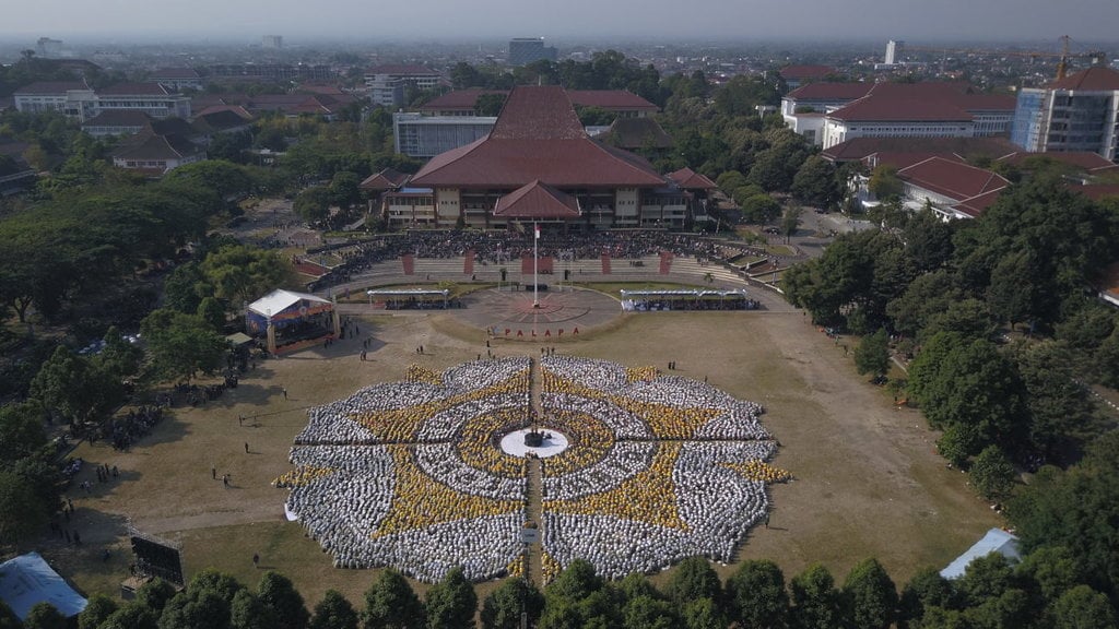 Apakah Benar Jokowi Plonga-Plongo?