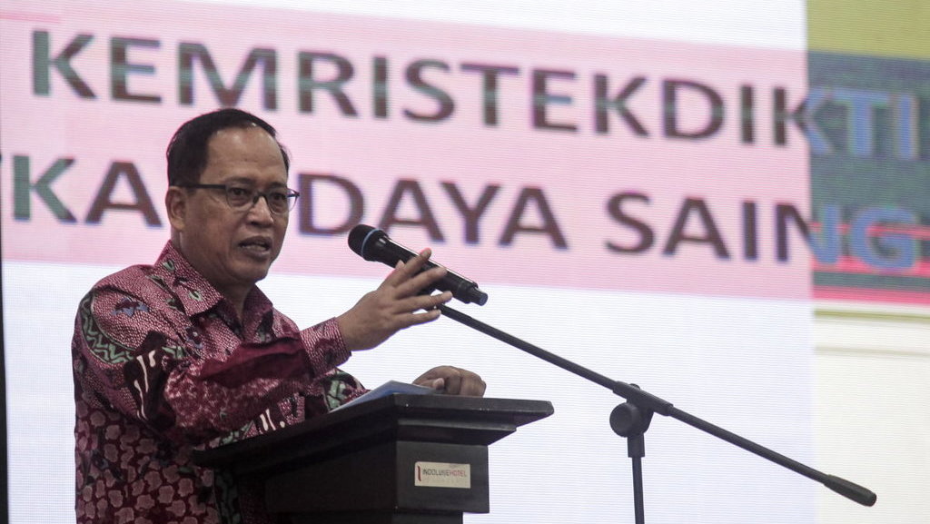 Banyak Mahasiswa Indonesia di Cina Ditipu Agen, Menteri Nasir Kaget