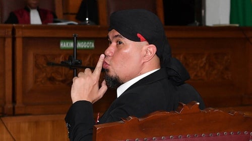 jika-ahmad-dhani-lolos-ke-senayan-apa-akan-tetap-dilantik