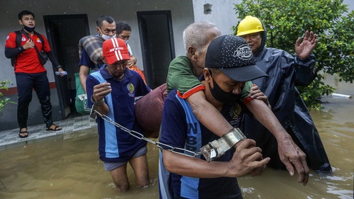 banjir-pekalongan-februari-2021-lebih-1-pekan-pengungsi-masih-1500