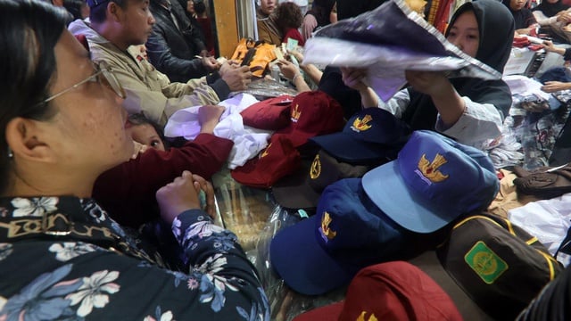 Seragam SMP Negeri di Tangsel Tembus Jutaan, Orang Tua Menjerit