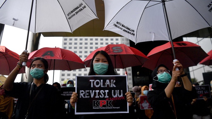 inisiator-revisi-uu-kpk-adalah-6-politikus-partai-pendukung-jokowi