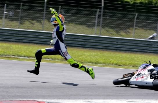 pengendara-yang-menyebalkan-saat-hujan