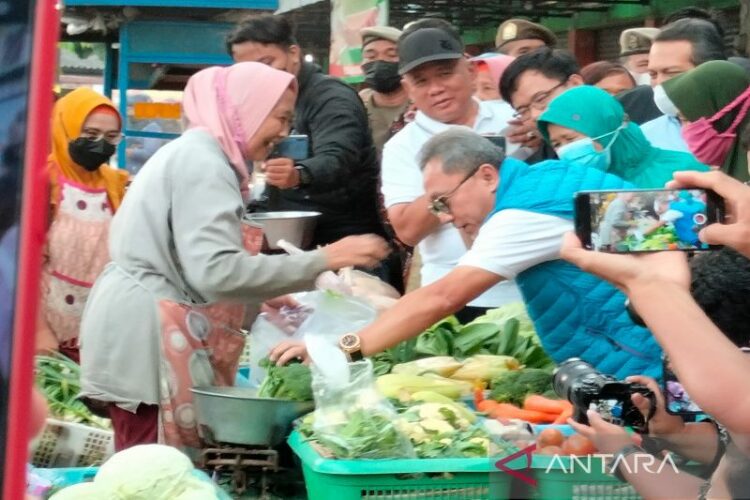Mendag Zulhas Sebut Harga Kebutuhan Pokok DIY Paling Rendah
