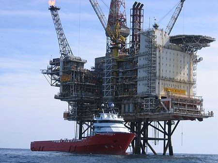 &#91;INFO UNIK GAN!!!&#93; Rig Minyak Disulap Jadi Resort Seru