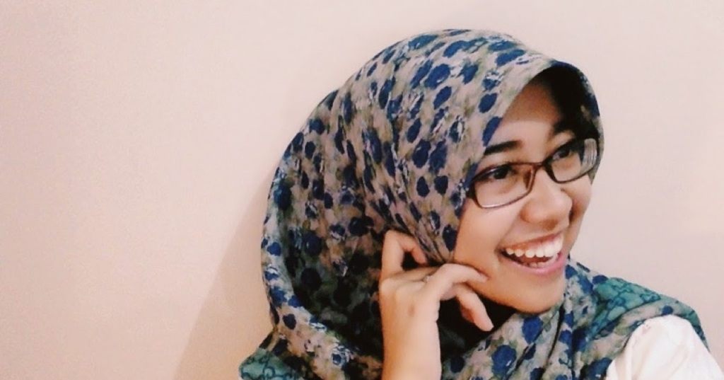 INI DIA 3 HIJABERS PENULIS MUDA YANG PINTAR BERBAHASA ASING