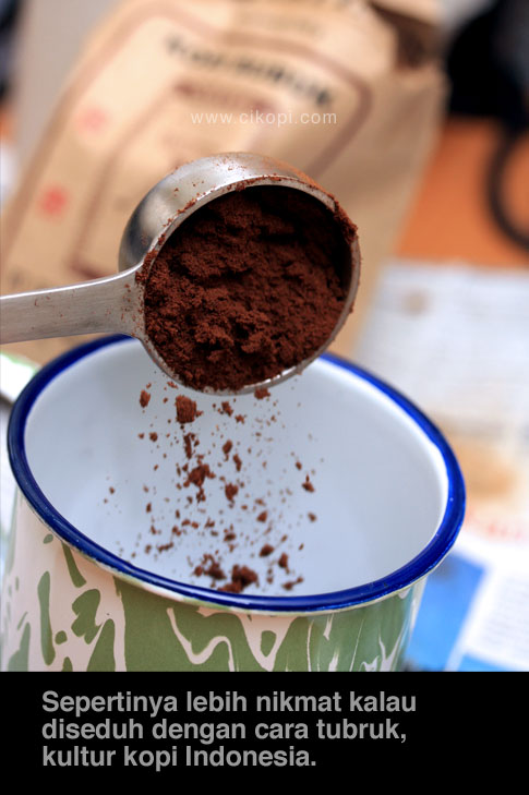 cara membuat kopi instant (how to make a cup of instant coffe).