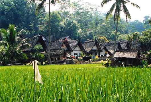 5 Desa &amp; Unik di Indonesia