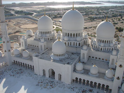 Keindahan Masjid Agung Sheikh Zayed abu dhabi, UEA