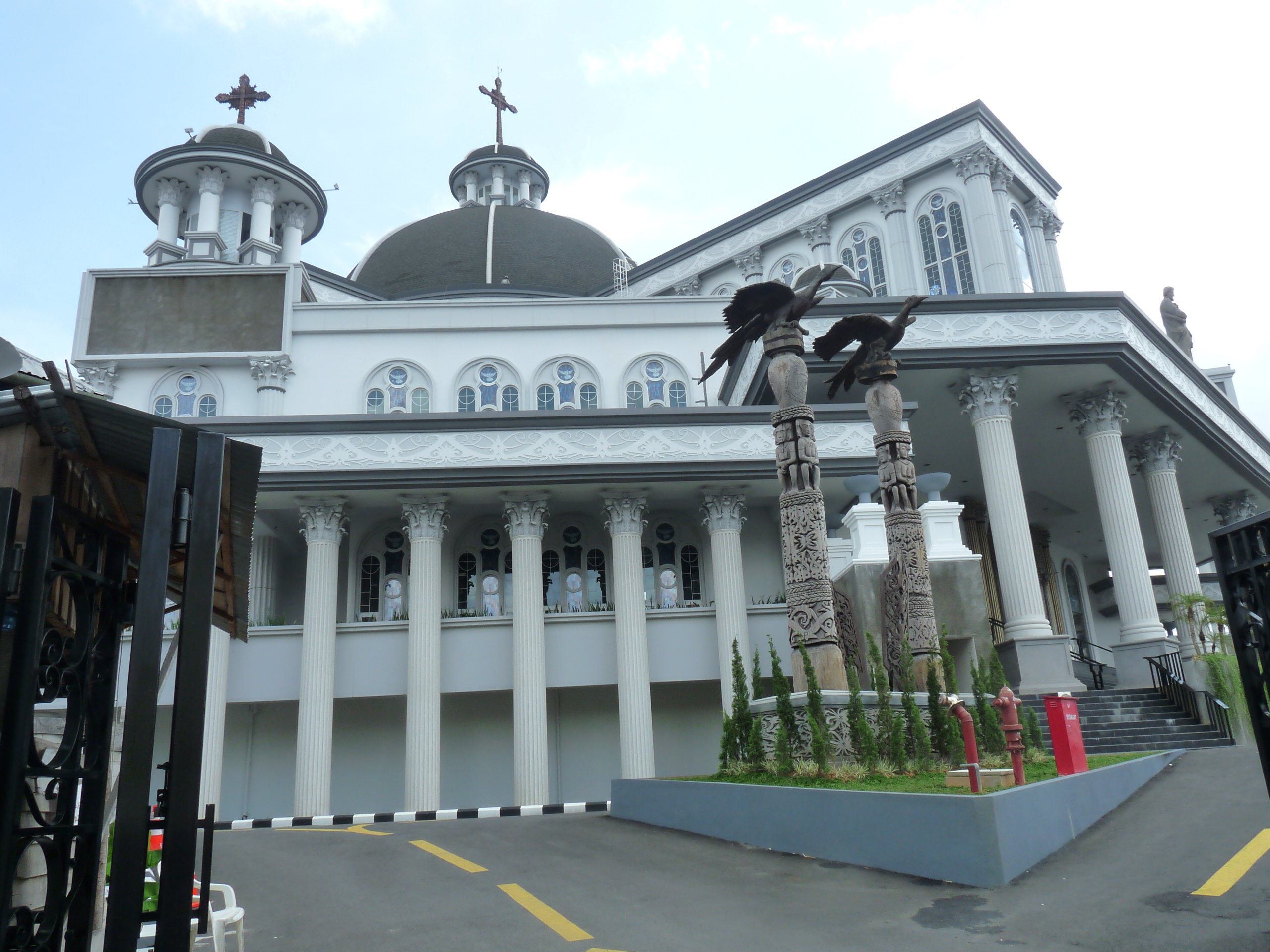 Katedral St.Yosef, Gereja Katolik Termegah Di Indonesia