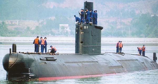 Myanmar Meresmikan Operasional Kapal Selam Diesel Listrik Type 035B Buatan China